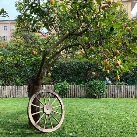 Giardino Sorrentino Сорренто